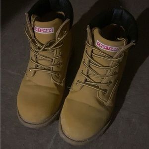 Craftsman Construction Boots
Waterproof
Size 3Y
I accept offers